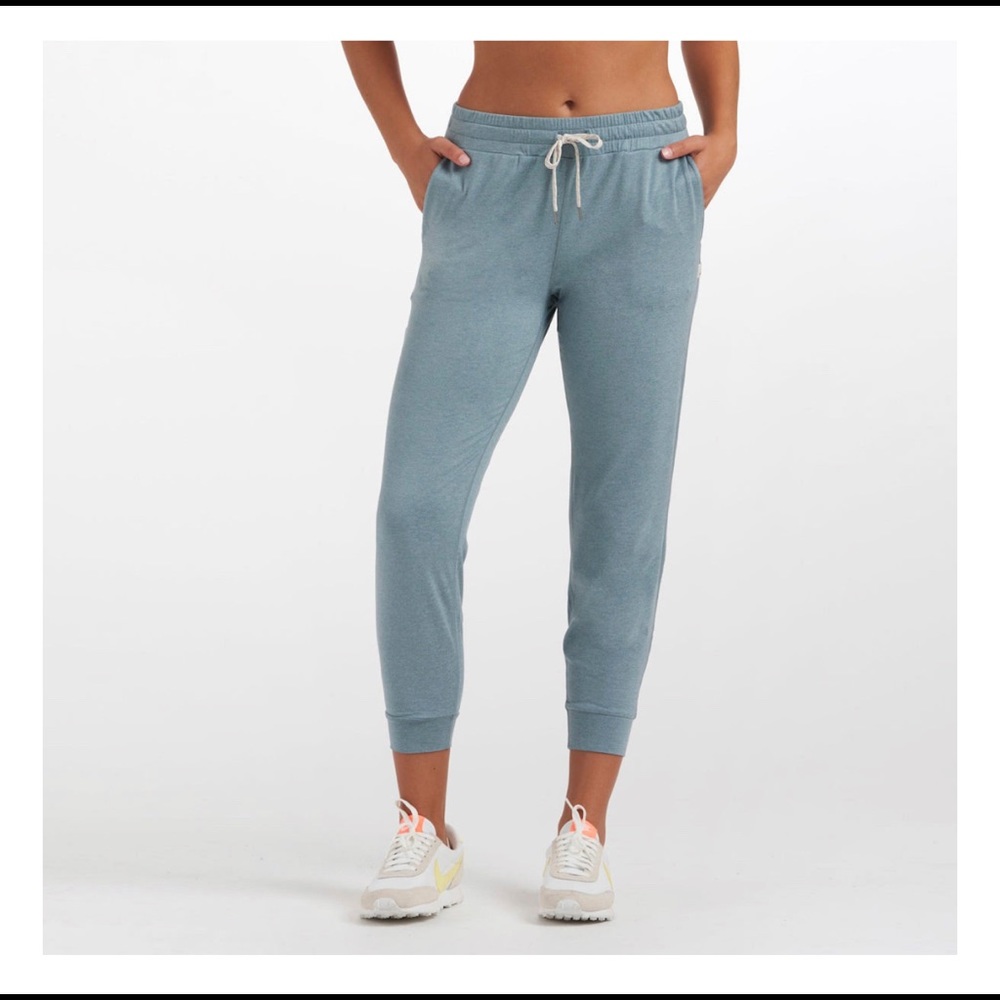 Vuori Performance Jogger in Shade Heather